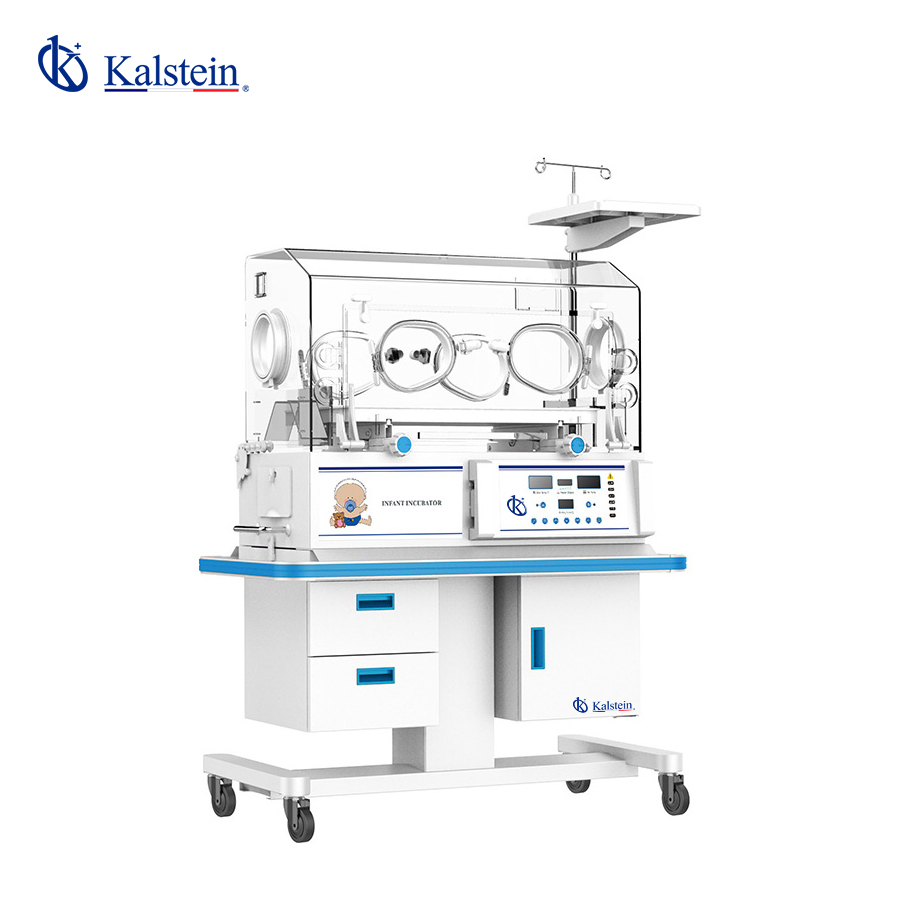 ¿Qué medidas se deben tomar para asegurar una temperatura adecuada en la incubadora?